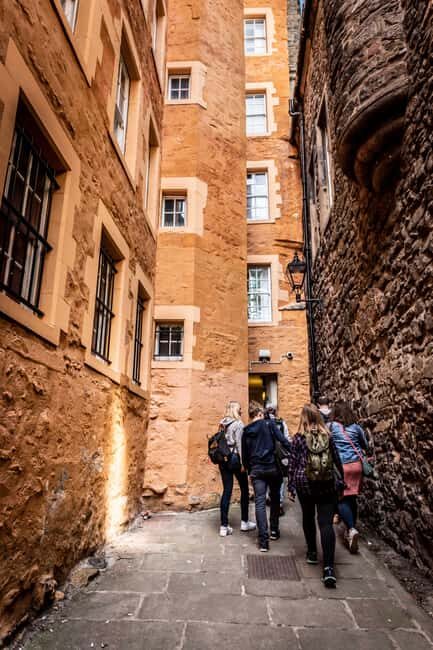 Edinburgh: Stunning Old Town Walking Tour - Evaluating the Value