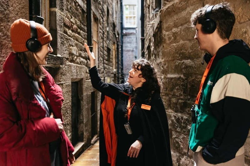 Edinburgh: Underground Vaults Evening Ghost Tour with Whisky - Key Points