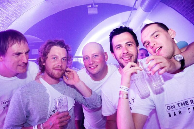 Edinburgh's Best Bar Crawl: Free Shots, Discounts, Photos - The Value: Is It Worth It?