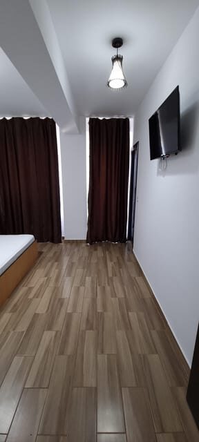 Eforie Nord: Blue Sky Hotel Accommodation with Breakfast - The Location and Accessibility