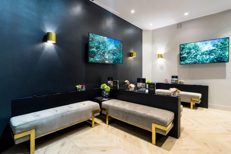 Eiffel Tower Dedicated Reserved Access Summit or 2nd Floor - Guides and Authentic Experiences