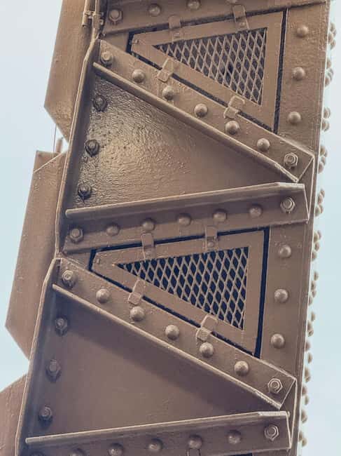 Eiffel Tower Dedicated Reserved Access Top or 2nd by lift - FAQ