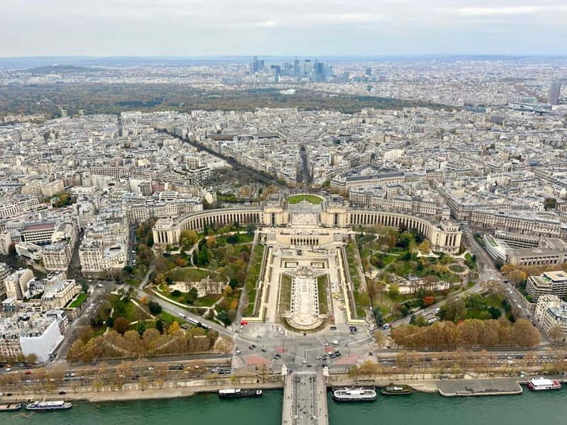 Eiffel Tower Entry: Summit or 2nd Floor with Audioguide - FAQ