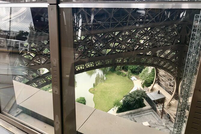 Eiffel Tower Summit Semi-Private Guided Tour - FAQs