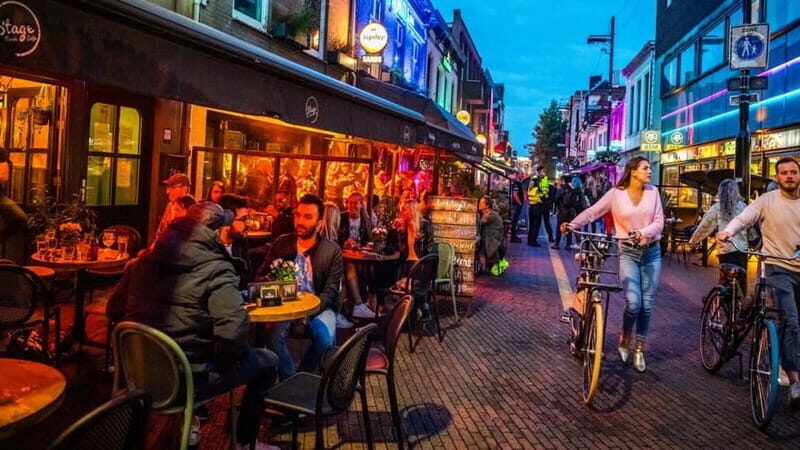 Eindhoven: Pub Crawl with Free Drinks and Entrance - Why This Tour Works for Different Travelers