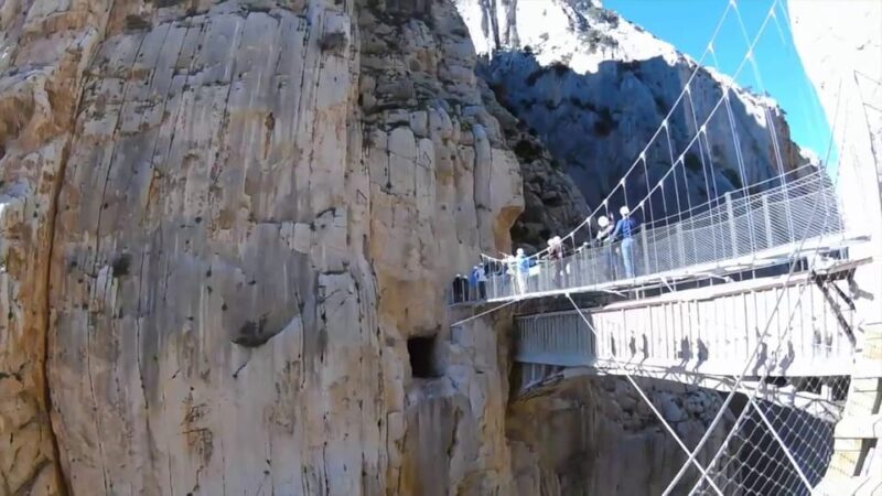 El Chorro: Caminito del Rey Gorge Route Guided Walking Tour - Discovering El Chorro and Caminito del Rey: A Complete Review