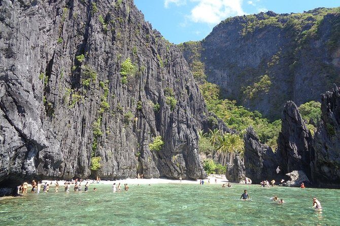 El Nido Island Hopping Tour A with Lunch - Food and Snorkeling: What’s Included and What to Expect
