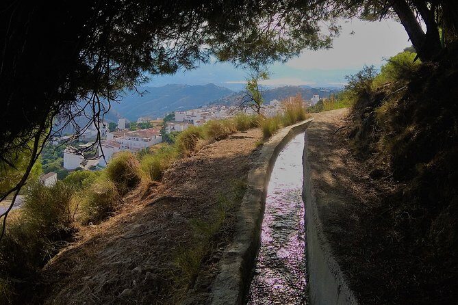 El Saltillo Gorge and White Village Hiking Tour from Malaga - Who Will Love This Tour?
