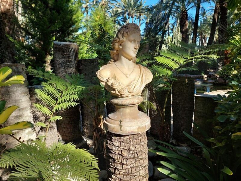 Elche: walking tour through the historic center and botanical garden Huerto de Cura - What Makes This Tour Stand Out?