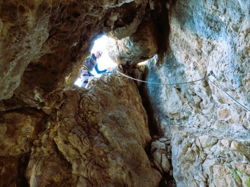 Elda: Ferrata Bolón, tirolina récord. - FAQ