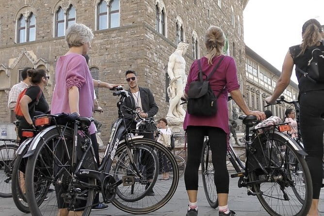Electric Bike Night Tour of Florence with amazing view from Michelangelo Square - FAQ