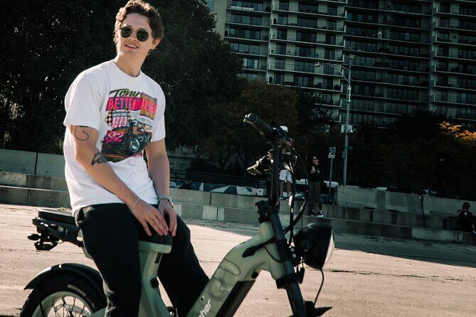 Electric Bike Tours in Lincoln Park - FAQ