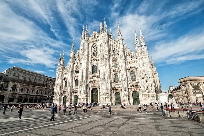 Elevated Ecstasy: Duomo Discovery & Rooftop Marvels! - In-Depth Look at the Tour Experience