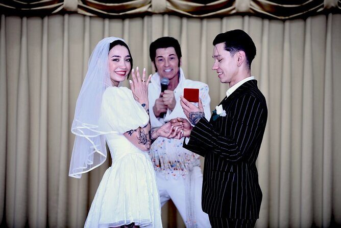 Elvis Chapel Wedding and Vow Renewal - Elvis Chapel Wedding and Vow Renewal Review
