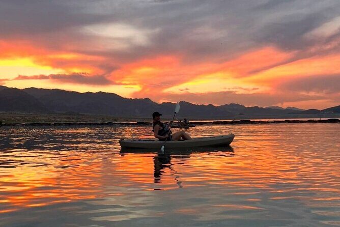 Emerald Cave Sunset Glow Kayak Tour: 3 Caves, Wildlife & Lights - Who Will Love This Tour?