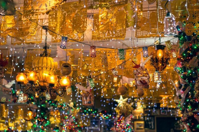 Enchanted Christmas Stroll: San Antonios Festive Gems - A Detailed Look at the Enchanted Christmas Stroll