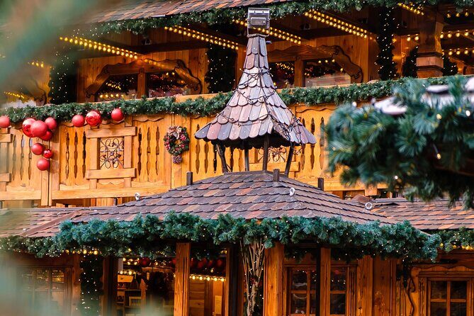 Enchanted Yuletide Walking Tour of Ithaca's Festive Delights - What to Expect During the Tour