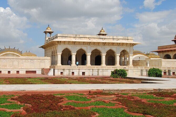Enchanting Taj Mahal Same Day Tour by Gatiman Train From Delhi - Who Is This Tour Best For?