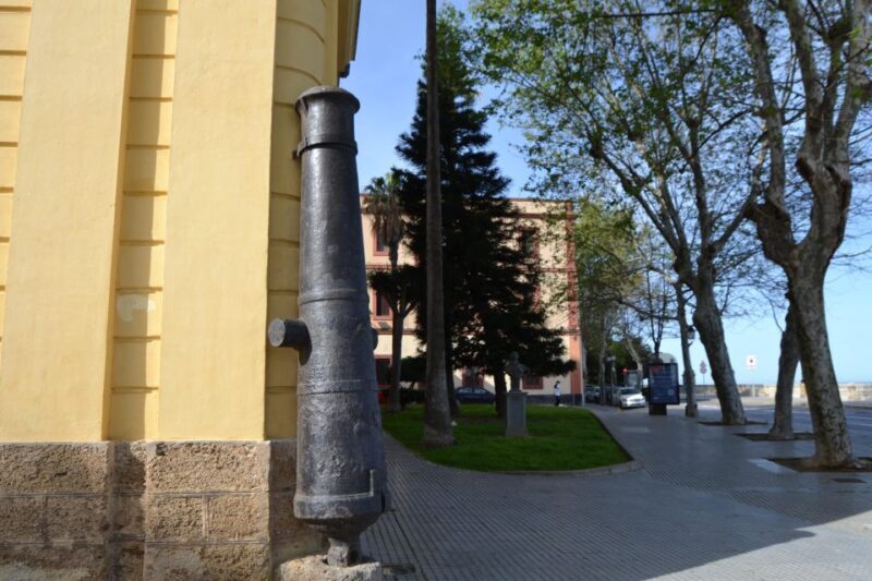 English Cádiz Tour: Walking Tour with Local Guide - What You Can Expect from This Cádiz Walking Tour