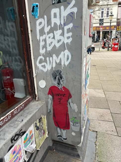 English guided insider tour through the Schanzenviertel - An In-Depth Look at the Hamburg Schanzenviertel Tour