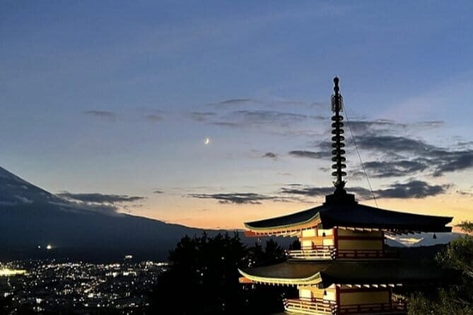 English Guided Mt. Fuji and Lake Kawaguchi Group Tour - Oshino Hakkai