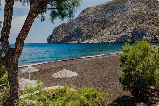 English Speaking guided "GROUP TOURS" in Santorini - Who Should Book This Tour?