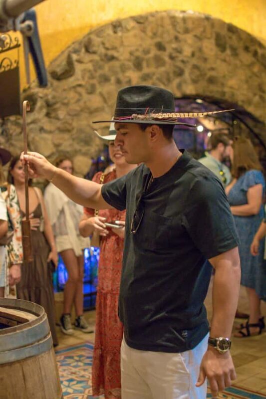 Enjoy an exclusive Tequila Tour with a Tequila Master - Authentic Experiences in Every Step