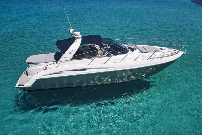 Enjoy an unforgettable experience with the Elegant CRANCHI 47 - Why Choose the Cranchi 47 Yacht Experience?