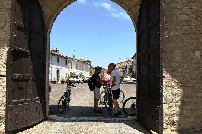 Enobike tour to Lake Corbara and Titignano Castle - FAQ