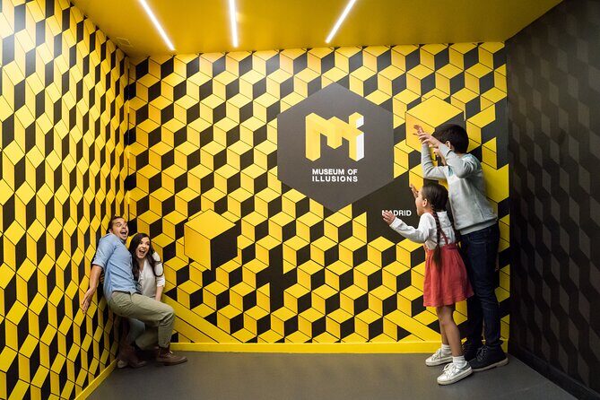 Entrance to the Museum of Illusions Madrid - In-Depth Review of the Museum of Illusions Madrid