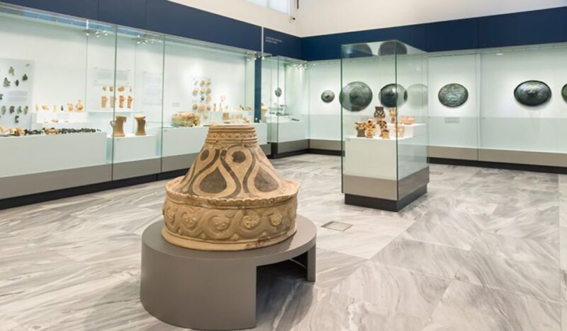 eraklion Walking Tour with Archaeological Museum - The Experience: Walking Through History and Flavor