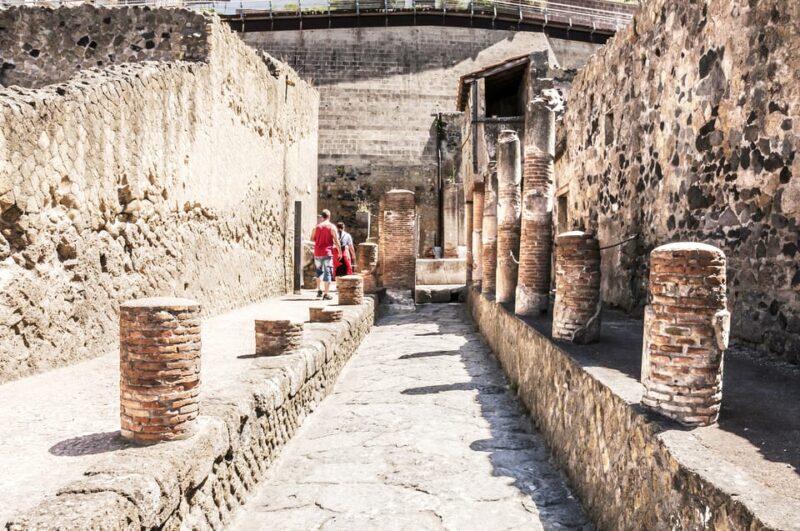 Ercolano: Herculaneum Entry Ticket with Optional Audio Guide - Exploring Herculaneum: An Authentic Look at Ancient Rome