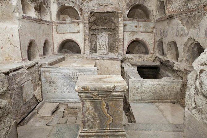 Escavation Tour to the Tomb of St. Peter's & St. Peter's Basilica - FAQs