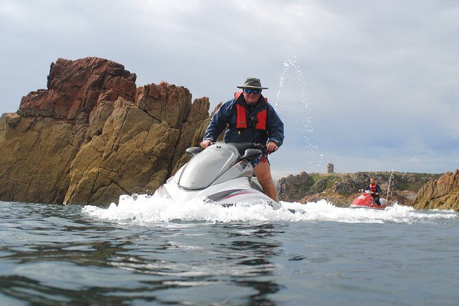 Escorted Coastal Tour by Jet Skis from St. Aubin - Who Should Book This Experience?