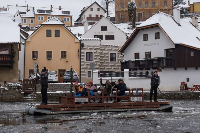 eský Krumlov: Advent Wooden Raft River Cruise - Who is This Tour Best Suited For?