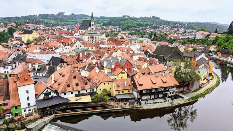 eský Krumlov: Private Day Trip from Prague with Local Guide - The Full Experience: What to Expect