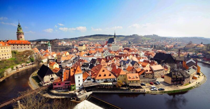 eský Krumlov - with entrance to the castle - Exploring Cesky Krumlov with a Full-Day Guided Tour