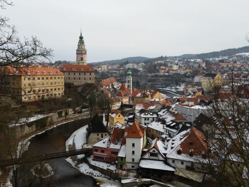eský Krumlov - with entrance to the castle - Key Points