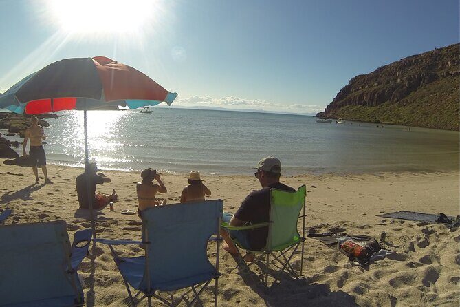Espiritu Santo Island, Sea Lions & Paddleboard 1 to 10 Private Group Adventure - Lunch & Relaxation