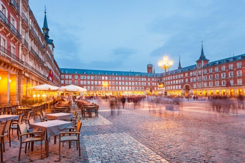 Essential Madrid: Walking Tour of the Historic Center - Who is this tour best suited for?