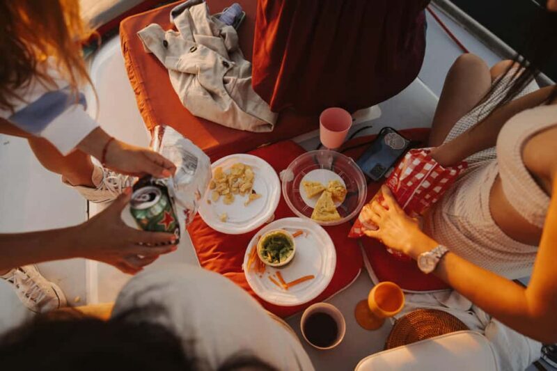 Estepona: Private sailing trip ideal for groups of up to 10 people. - Key Points