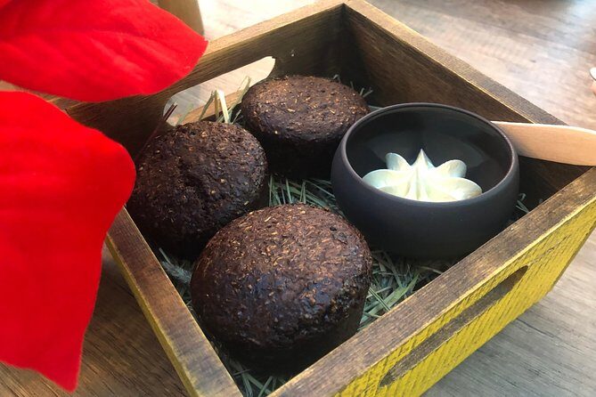 Estonian food, drinks and history tour - The Guide & Group Dynamics