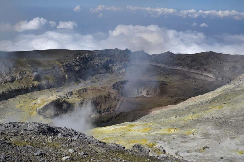 ETNA VOLCANO: Escursione sui crateri sommitali con bus 4x4 - What’s Included and What’s Not