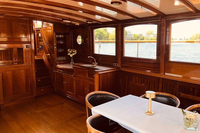 Evening aperitif tour aboard the motor yacht Fitzgerald - Final Thoughts on Value and Experience