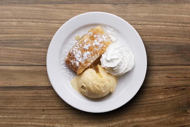 Evening cruise through Prague with buffet dinner - FAQ