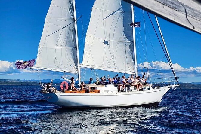 Evening Eco Sailing Adventure to Mori Rock Carvings Lake Taup - The Experience & Atmosphere