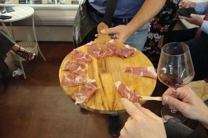 Evening food & wine tour in Rome's historical center - Who Should Consider This Tour?