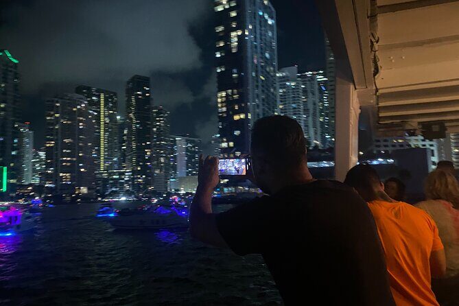 Evening Sightseeing Cruise on Biscayne Bay Miami - An In-Depth Look at the Miami Biscayne Bay Evening Cruise