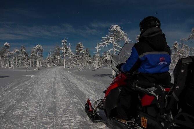 Evening Snowmobile Safari with Campfire in Saariselkä - An In-Depth Look at the Snowmobile Safari Experience
