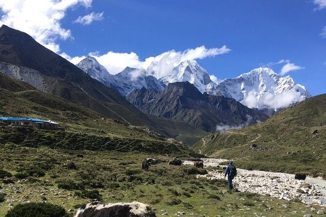 Everest base camp flight over by Helicopter from Kathmandu - An In-Depth Look at the Everest Helicopter Tour